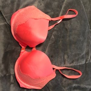 Victoria’s Secret Bra - Clasp in front!